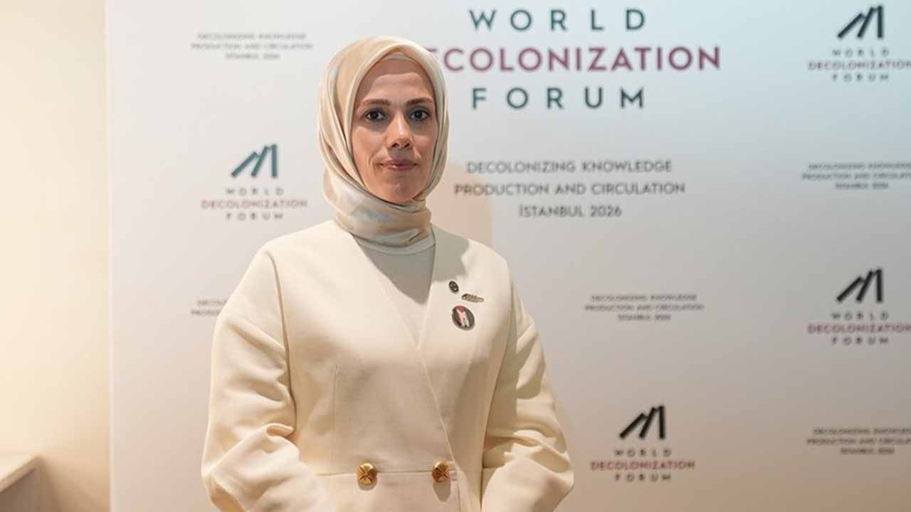 esra albayrak.jpg