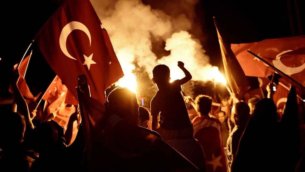 15 Temmuz ruhunu muhafaza etmeyi düşünmek