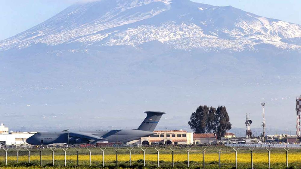 İtalya, ABD uçaklarının Sigonella Üssü’nü kullanmasına izin vermedi