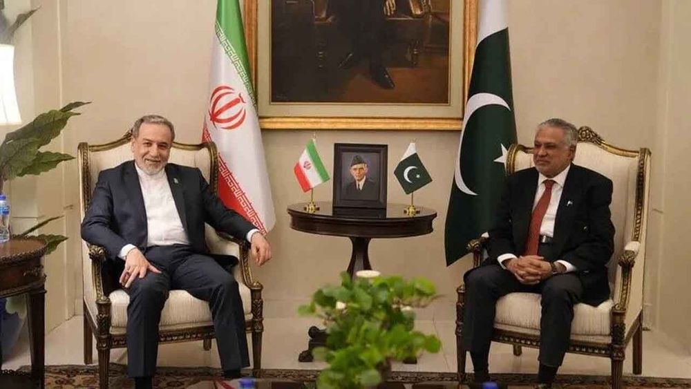 Pakistan ve İran dışişleri bakanları bölgesel gelişmeleri görüştü