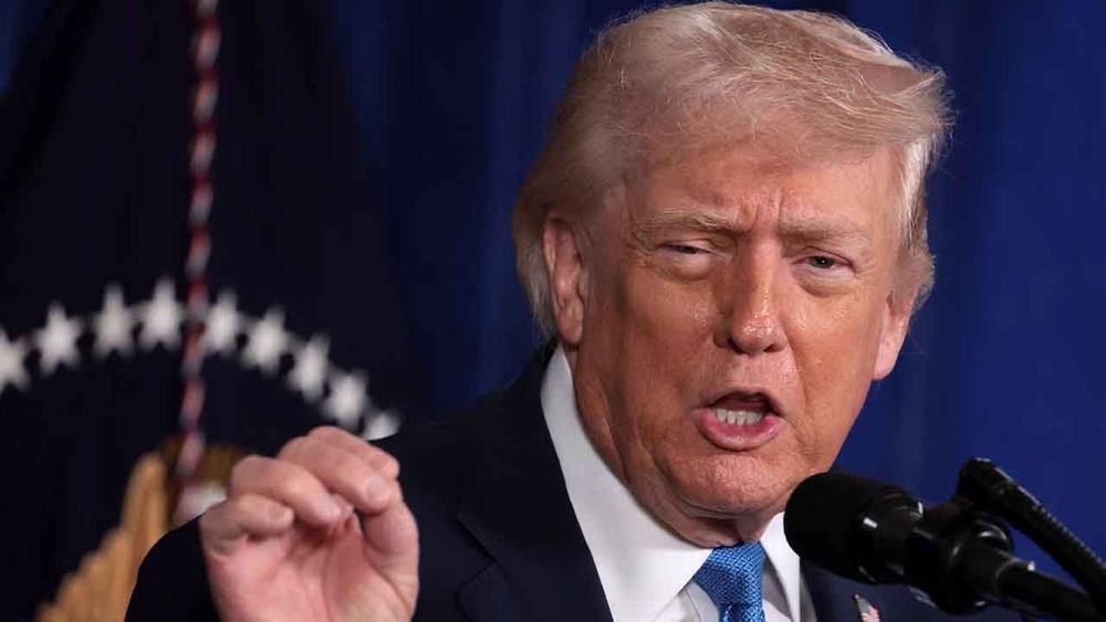 Trump ateşkes ilan ederken İsrail Lübnan'a saldırdı