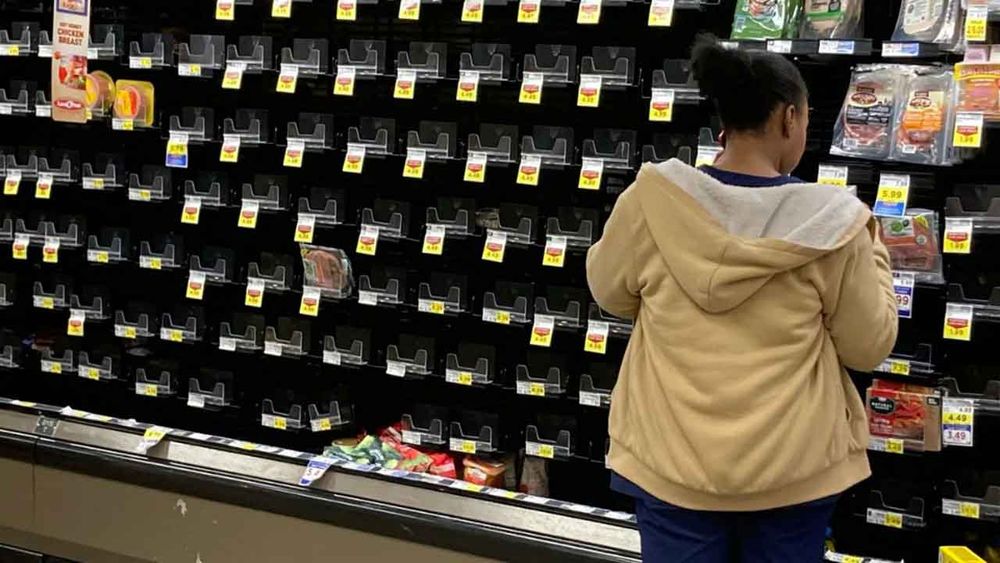 ABD’de beklenen dondurucu soğuklar öncesi market rafları boşaldı