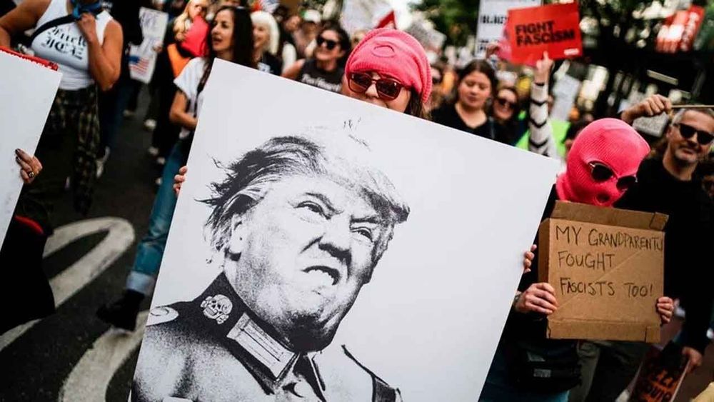 ABD’de Trump karşıtı milyonlar ‘Kral’a Hayır’ diyerek sokağa çıkıyor
