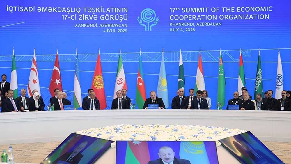 Azerbaycan Cumhurbaşkanı Aliyev: Ermenistan'ın harabeye çevirdiği topraklarda yeni şehirler inşa ediliyor!