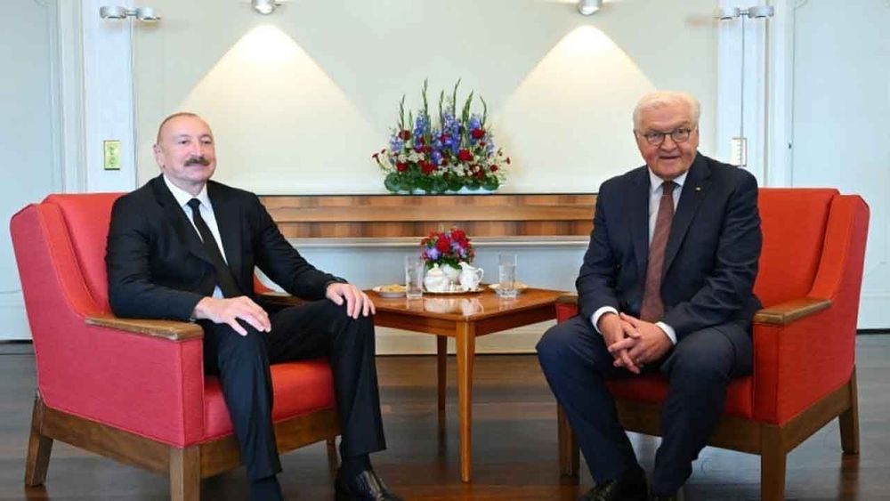 İlham Aliyev, Almanya’da resmi temaslarda bulunuyor