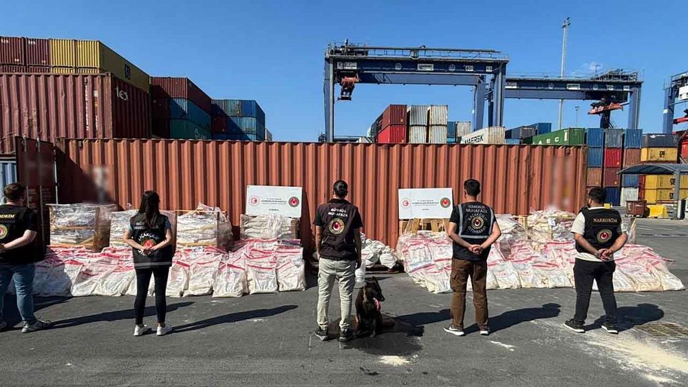 Ambarlı Limanı'nda dev operasyon: 1,7 ton kokain ele geçirildi