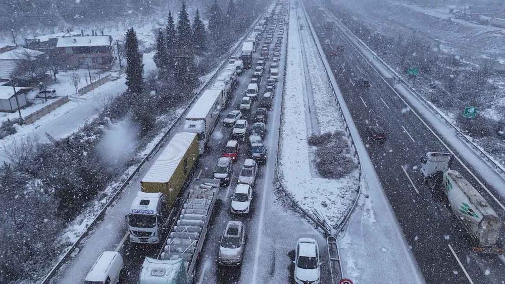 Anadolu Otoyolu Ankara yönü Bolu Dağı Tüneli’nde kapandı