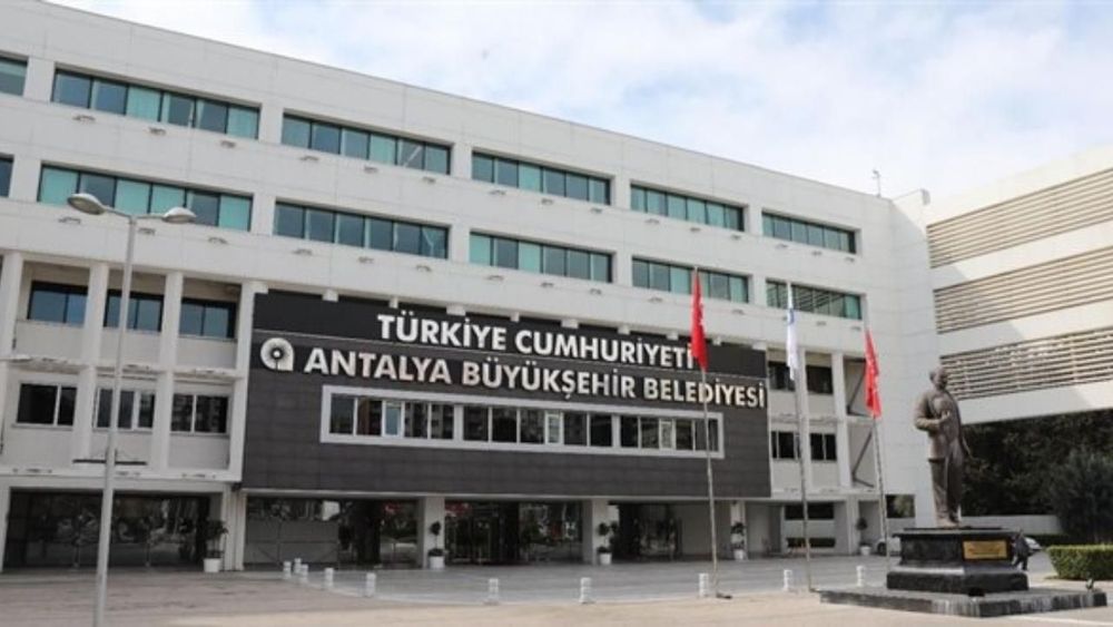 Antalya Büyükşehir Belediyesi yolsuzluk soruşturmasında 3 şüpheli itirafçı oldu