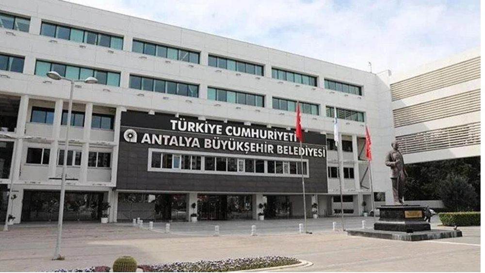 Antalya Büyükşehir Belediyesi yolsuzluk soruşturmasında 2 kişi tutuklandı
