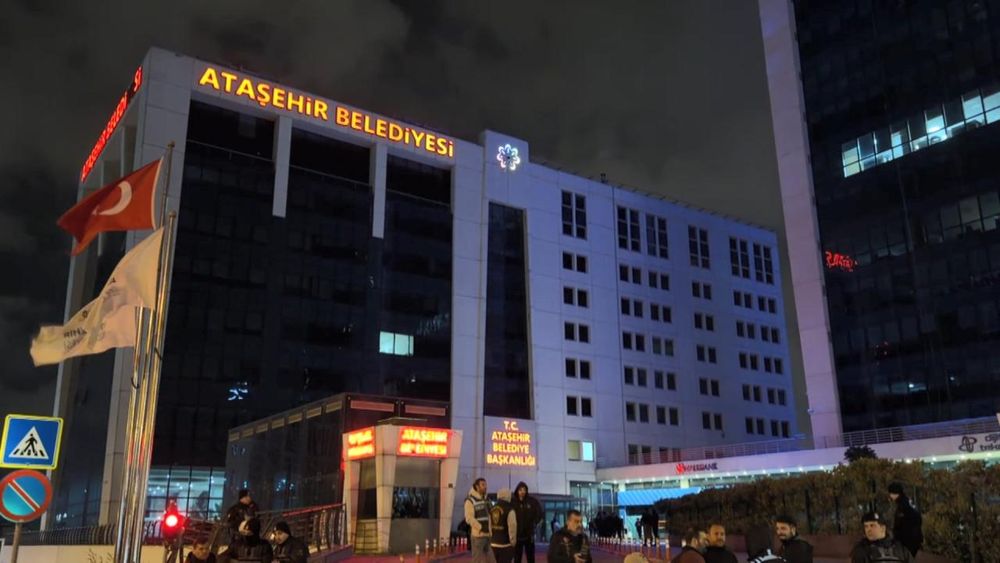 CHP'li Ataşehir’deki soruşturmada 13,5 milyon dolarlık rüşvet iddiası: Yat ve otel kayıtları dosyaya girdi