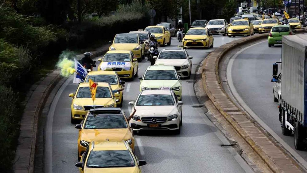 Atina’da taksiciler kontak kapattı