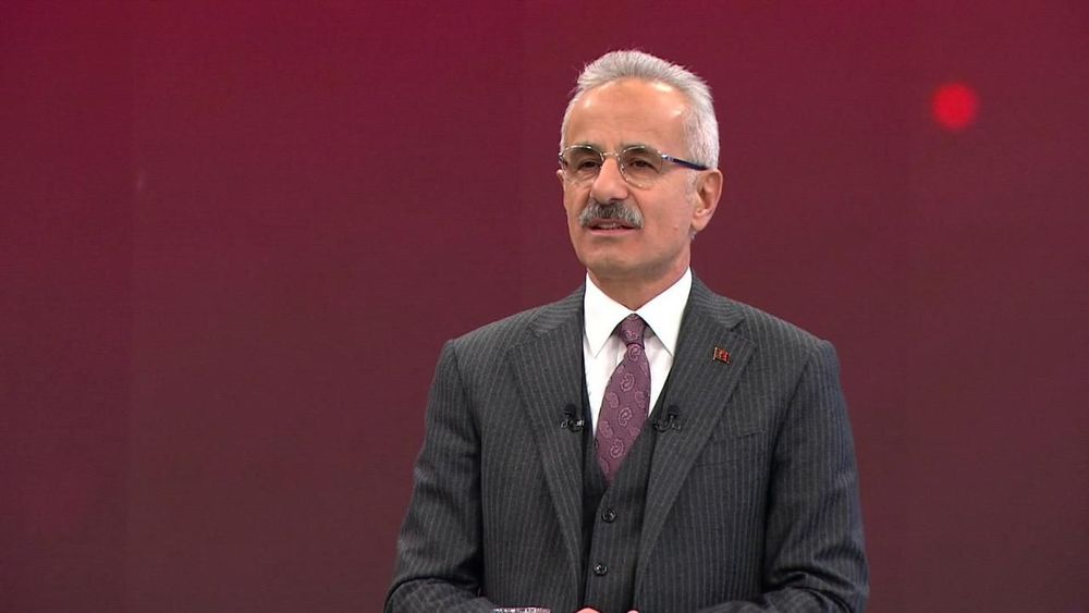 Bakan Uraloğlu: Düşen uçağın kara kutuları tarafsız bir ülkede incelenecek