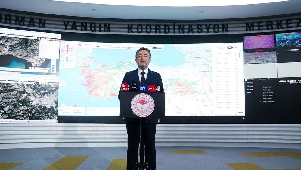 Bakan Yumaklı: 115 yangının 110'u kontrol altına alındı, tehlike henüz geçmiş değil