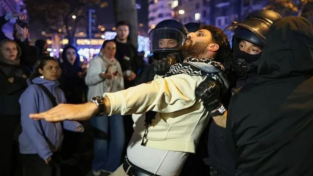 Berlin’de Filistin’e destek gösterisine polisten sert müdahale