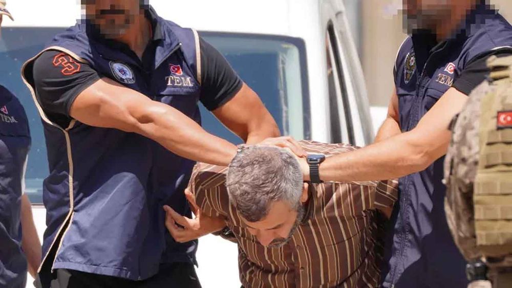 Cumhurbaşkanı Erdoğan'a suikast girişiminin firari sanığı Burkay Karatepe adliyeye sevk edildi