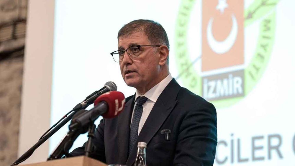 İzmir Büyükşehir Belediye Başkanı Cemil Tugay, CHP’den istifa etti