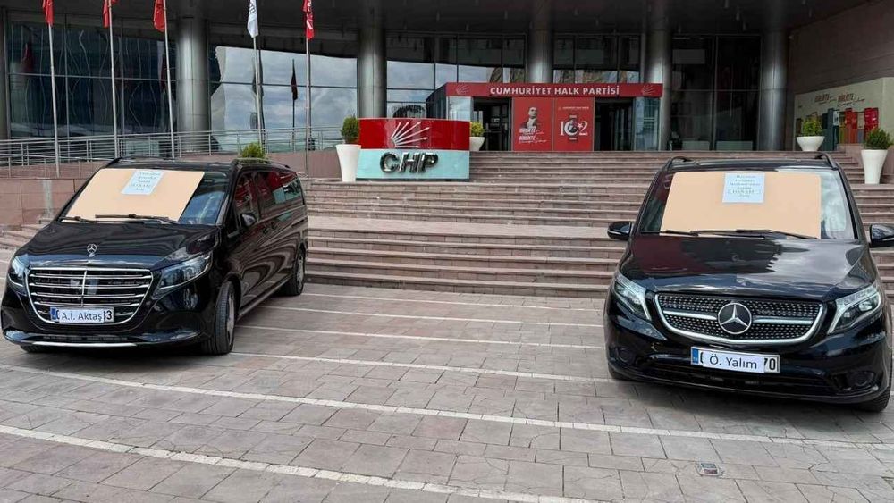 Kılıçdaroğlu, Özgür Özel'den kalan iki aracı satılığa çıkardı: Haram parayla alınmıştır