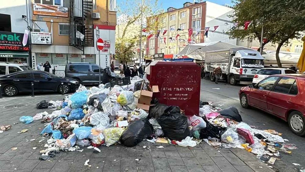 CHP'li belediyeler çöp toplamaktan aciz: Beşiktaş’tan sonra şimdi de Kartal’da çöp krizi