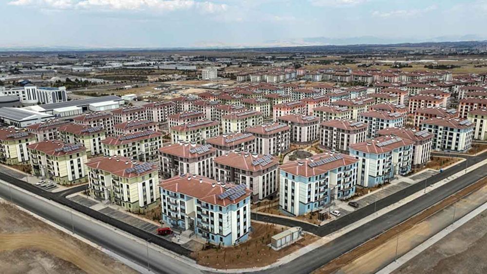 Bakan Kurum ‘deprem konutları faizle satılıyor’ iddialarını yalanladı: 18 yıl faizsiz sabit