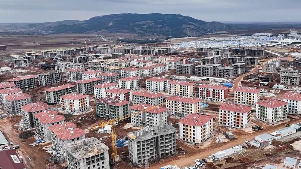 Asrın inşa seferberliğinde sona doğru