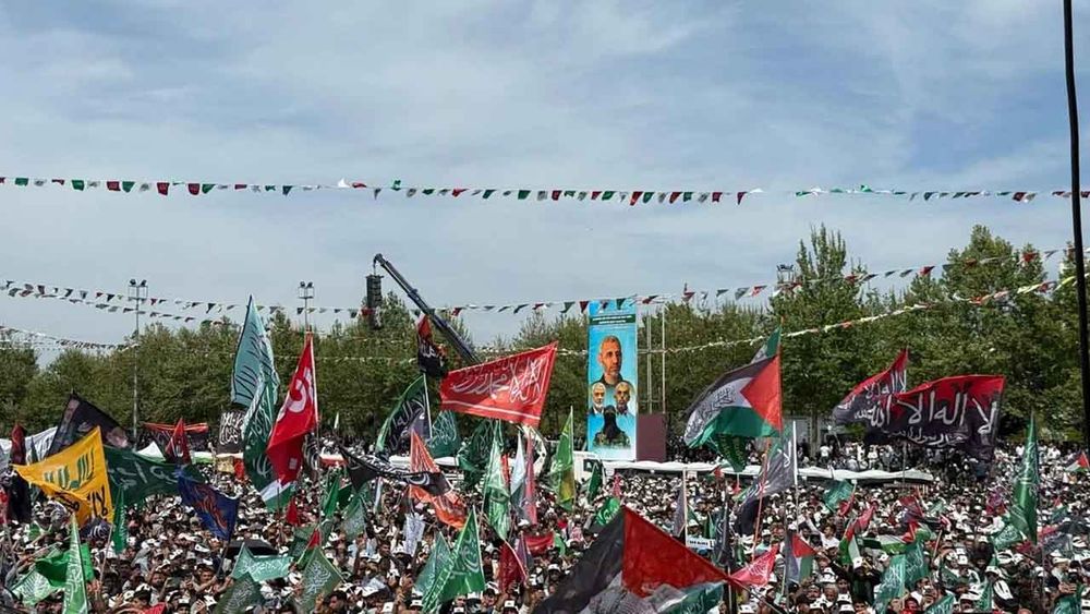 Diyarbakır’da Mevlid-i Nebi programı düzenlendi: Kahrolsun İsrail!