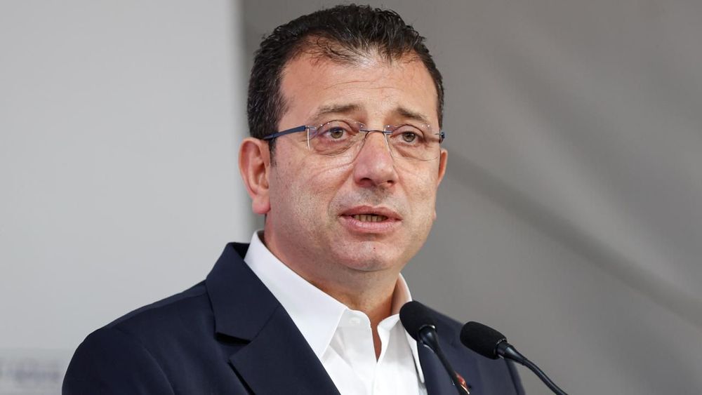 İmamoğlu suç örgütü davasında ilk duruşma bitti: İmamoğlu parmak salladı, hakim haddini bildirdi