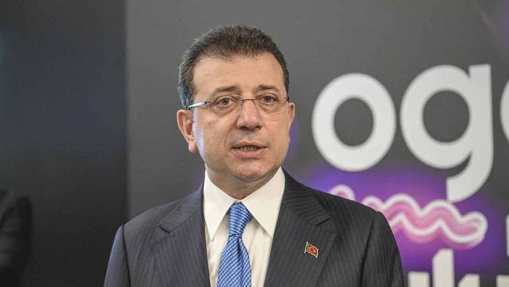 İBB’nin çakarlı aracıyla fahişeler taşınmış
