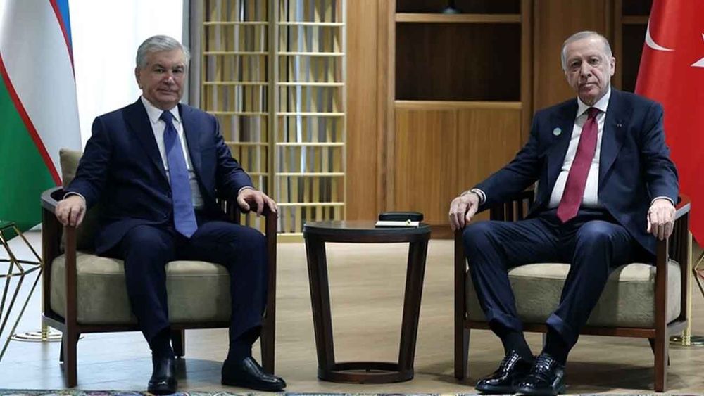 Başkan Erdoğan, Özbekistan Cumhurbaşkanı Şevket Mirziyoyev ile bir araya geldi