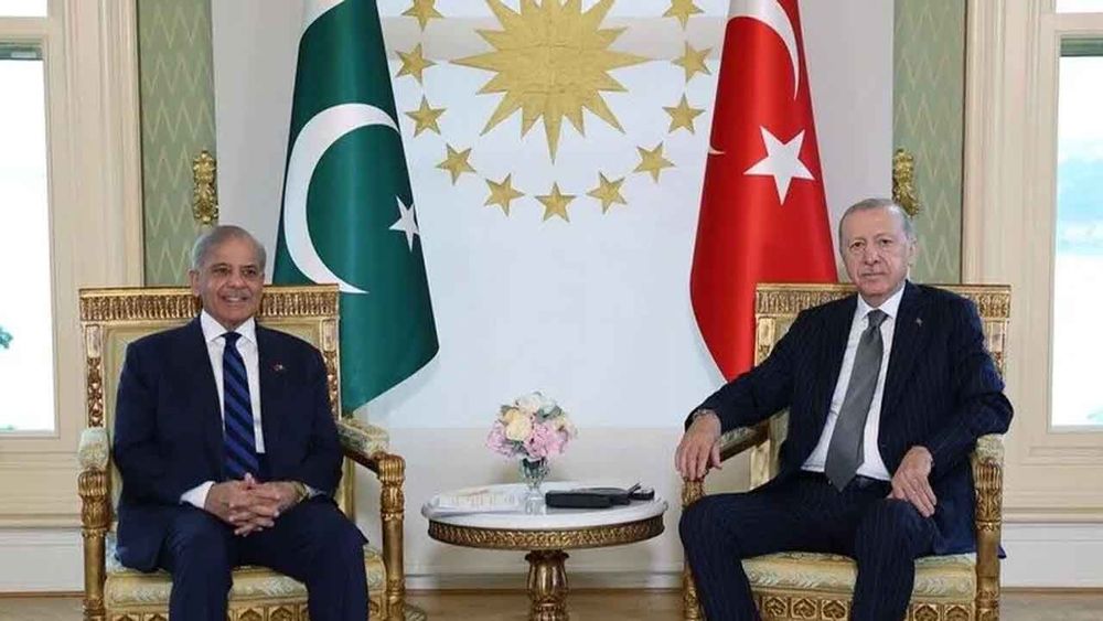 Cumhurbaşkanı Erdoğan, Pakistan Başbakanı Şahbaz Şerif'i görüştü
