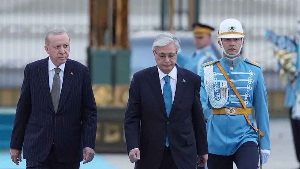 Cumhurbaşkanı Erdoğan, Kazakistan lideri Tokayev'i resmi törenle karşıladı
