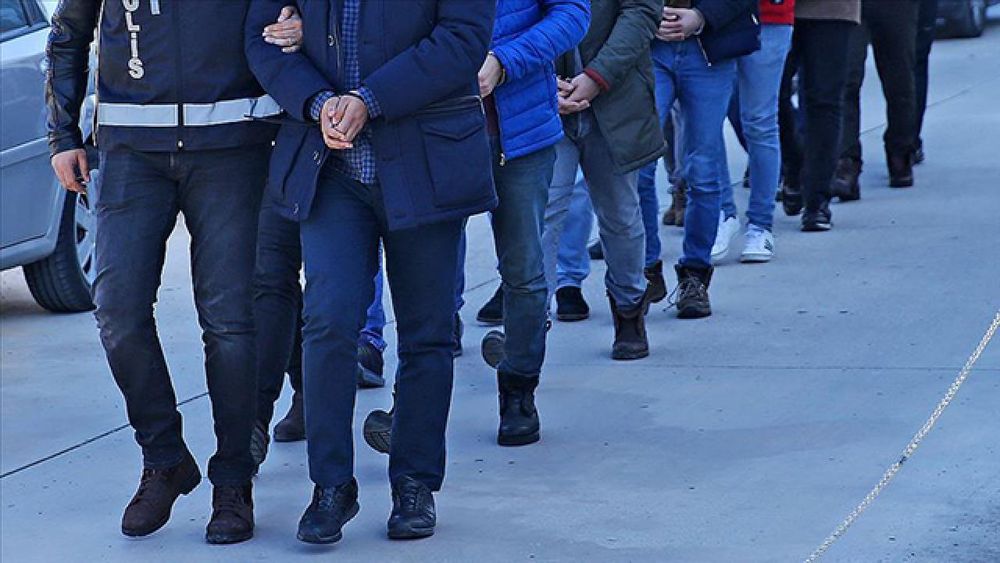 FETÖ’ye yönelik 29 ilde düzenlenen operasyonlarda 63 şüpheli yakalandı