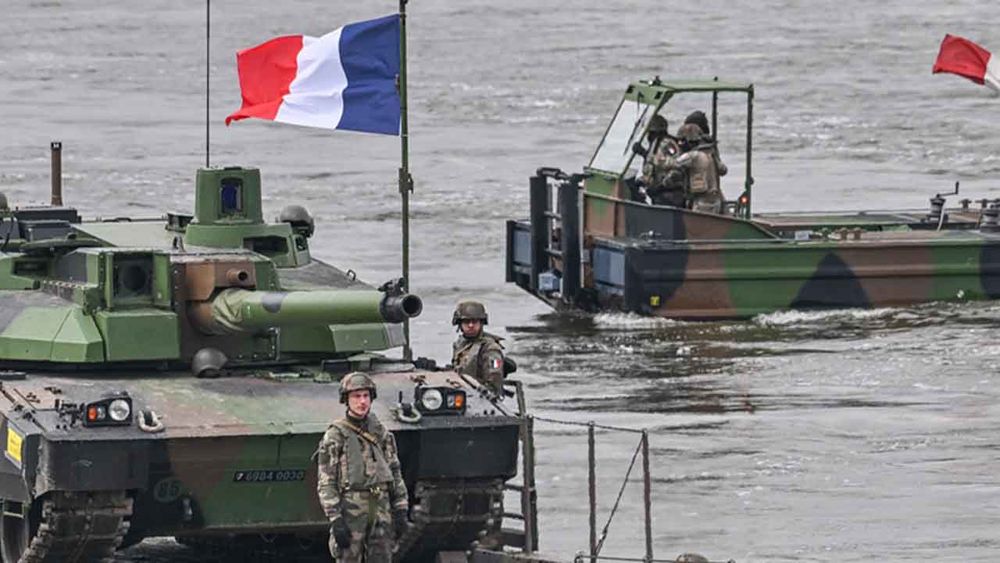 Fransa Grönland için NATO kapsamında askeri adım atıyor