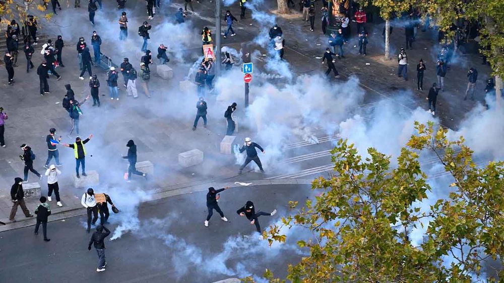 Fransa’da sokağa çıkma yasağı Marsilya’ya da uzandı