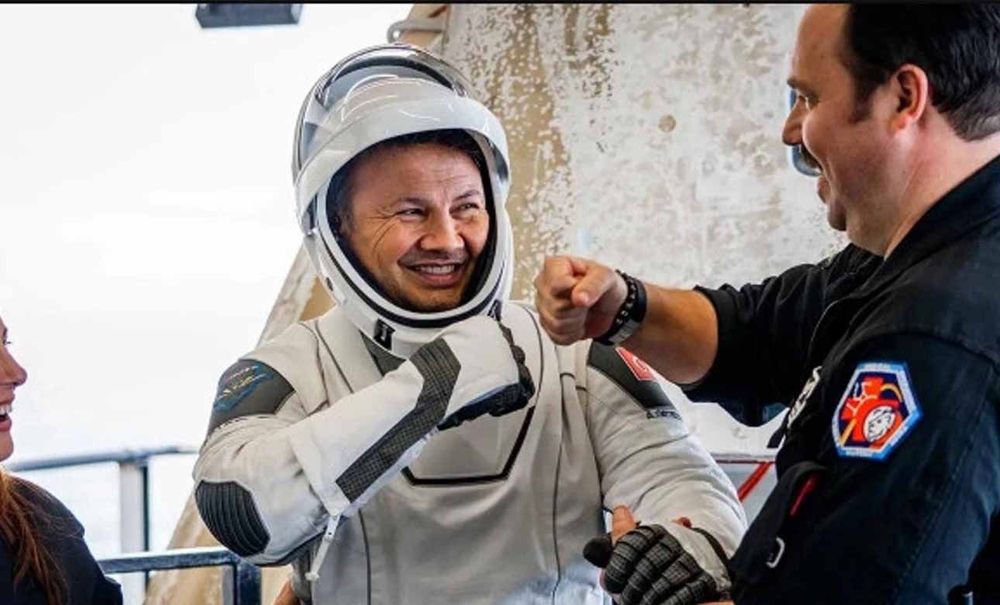 Alper Gezeravcı, Türkiye'de