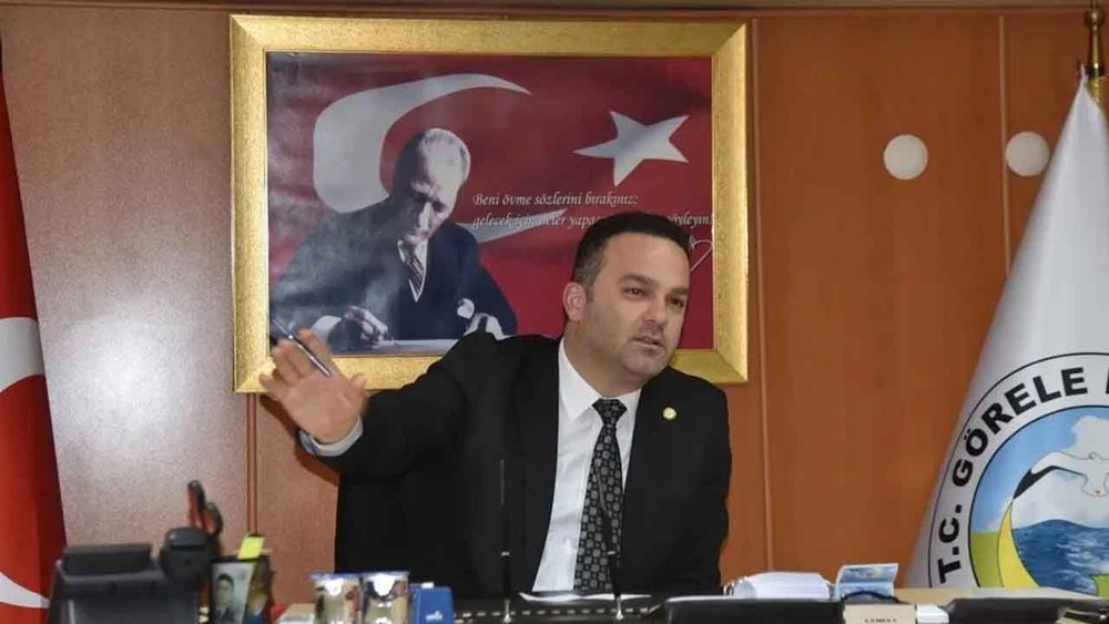 Görele Belediye Başkanı Hasbi Dede tacizden tutuklandı, CHP’li Özgür Özel suspus!