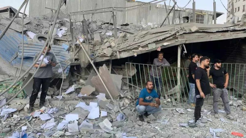Terör devleti İsrail Tahran'da sivil yerleşim yerini vurdu: 20'si çocuk 60 kişi öldü