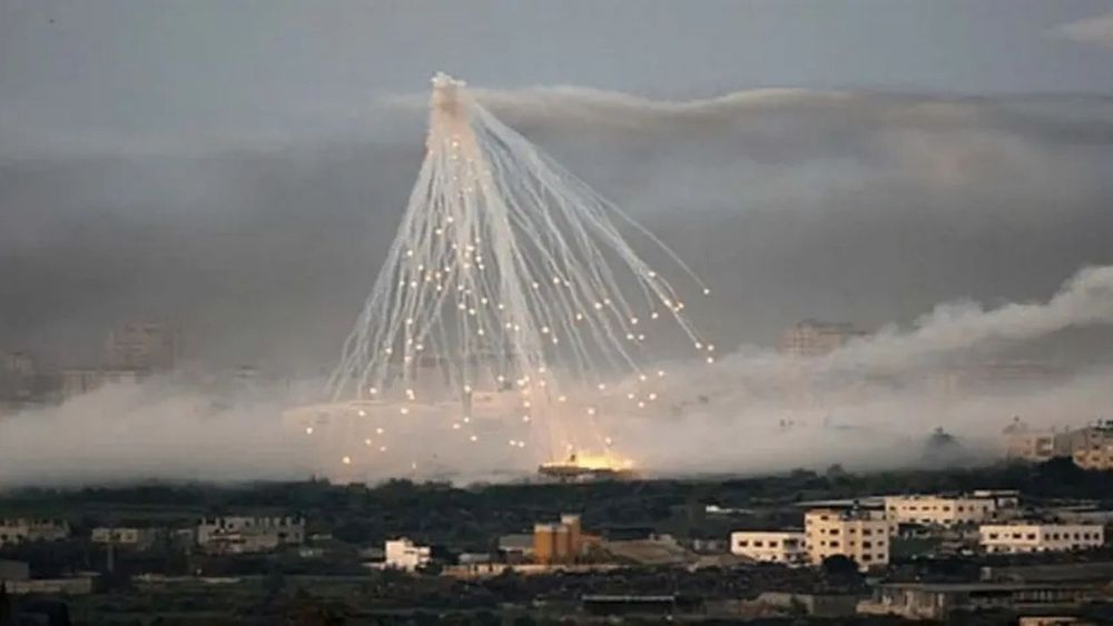 Terör devleti İsrail Lübnan'a fosfor bombasıyla saldırdı