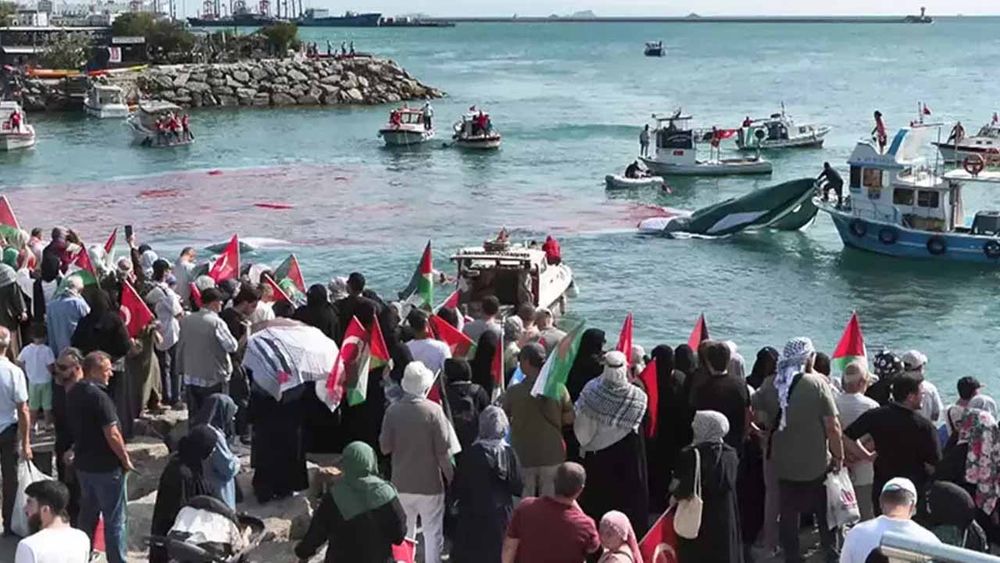 İstanbul Boğazı’nda deniz konvoyuyla Gazze eylemi