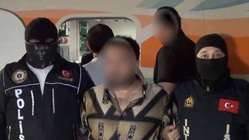 Bakan Yerlikaya, kırmızı bültenle aranan 3 şüphelinin yakalandığını duyurdu