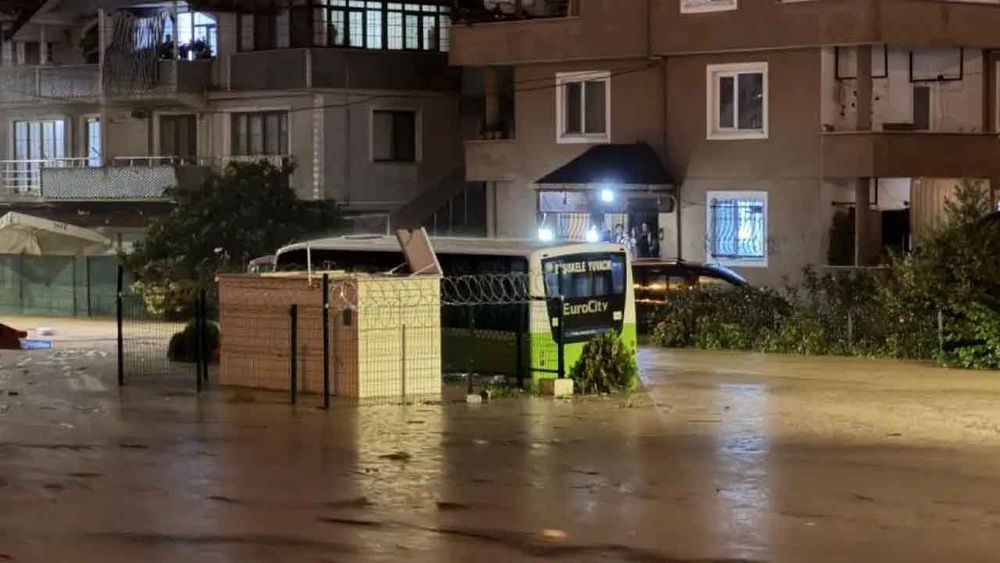 Sel felaketinde can kaybı 8’e yükseldi