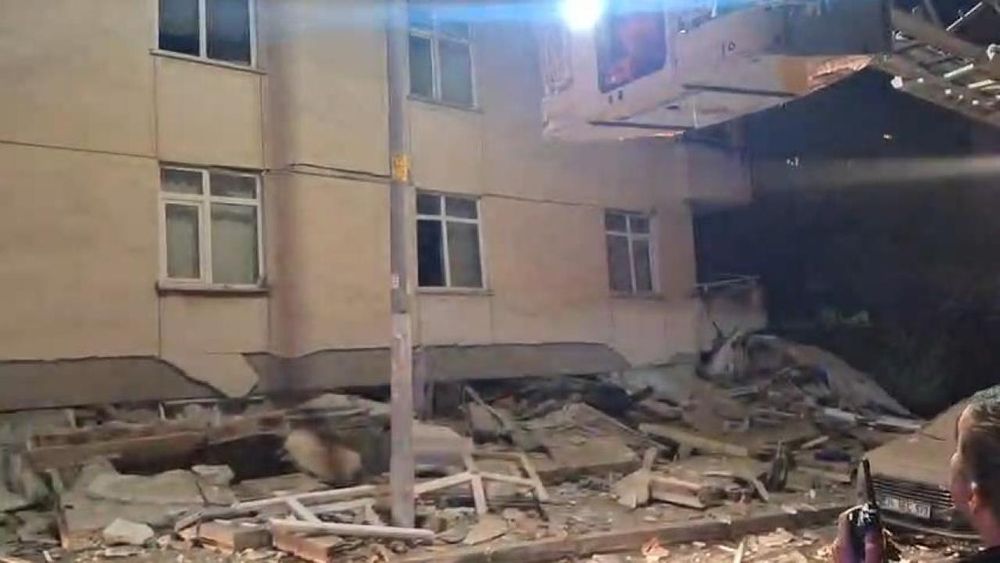 Maltepe’de çöken binanın mimarı ve şantiye şefi gözaltında