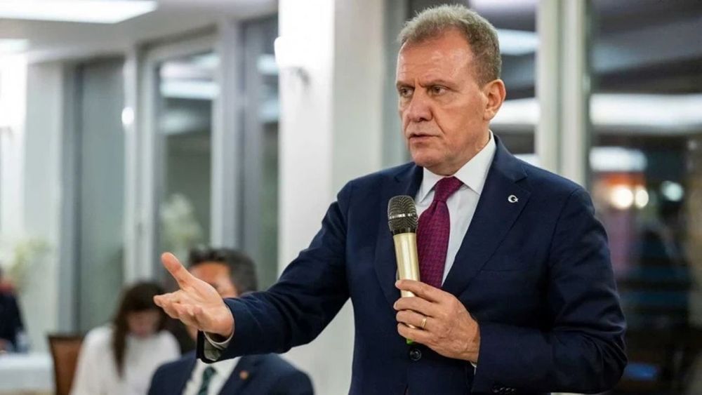 Mersin Büyükşehir Belediye Başkanı Vahap Seçer yolsuzluktan gözaltına alındı