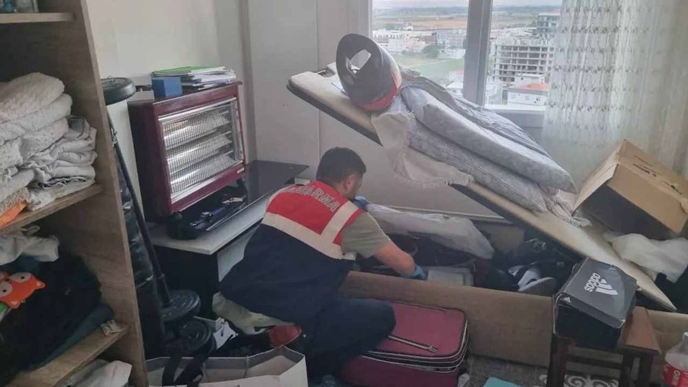 MİT operasyonu: Kişisel verileri çalan 3 kişi tutuklandı