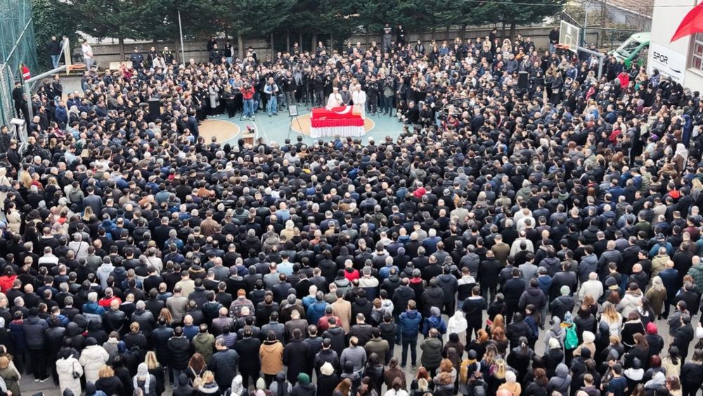 Öğrencisinin saldırısında hayatını kaybeden Fatma Nur öğretmen toprağa verildi