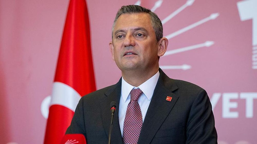 Özgür Özel'e 90'lar dersi