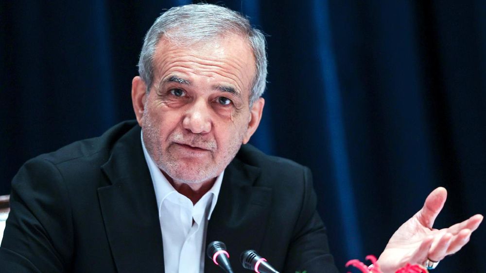 İran Cumhurbaşkanı Pezeşkiyan komşu ülkelerden özür diledi