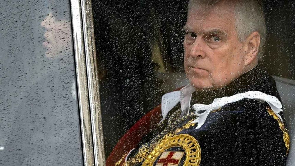 Siyonist sapık Epstein'la bağlantısı ortaya çıkan Prens Andrew gözaltına alındı