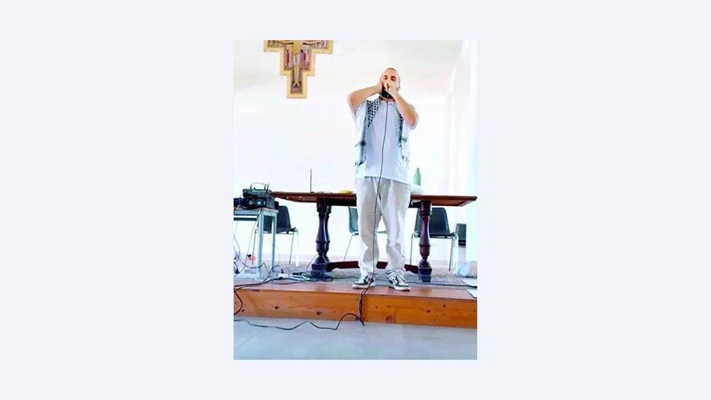 Sumud Filosu gönüllüsü Ersin Çelik, kilisede herkesi tesir altına alan ezanı yazdı