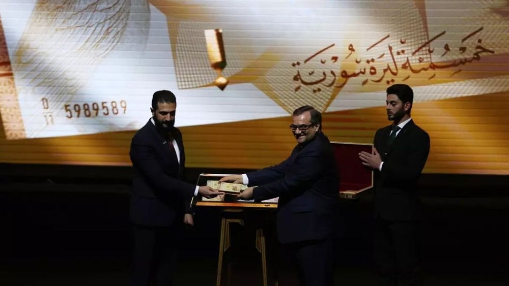 Suriye'de yeni para tanıtıldı