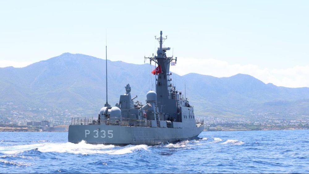 TCG Işın, alabora olan geminin enkazında arama çalışmalarına başladı